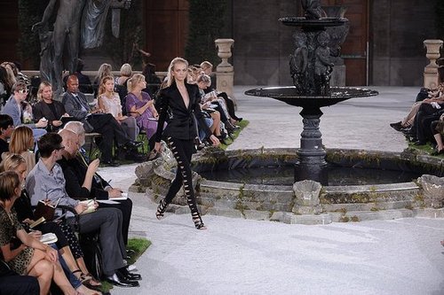 London Fashion Week: Julien Macdonald Spring 2010 London Fashion Week: Julien Macdonald Spring 2010