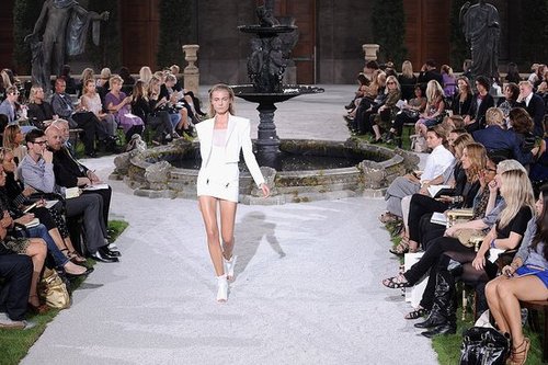 London Fashion Week: Julien Macdonald Spring 2010 London Fashion Week: Julien Macdonald Spring 2010