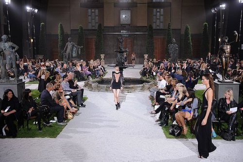 London Fashion Week: Julien Macdonald Spring 2010 London Fashion Week: Julien Macdonald Spring 2010