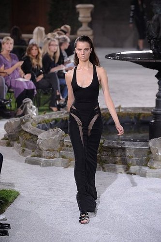 London Fashion Week: Julien Macdonald Spring 2010 London Fashion Week: Julien Macdonald Spring 2010