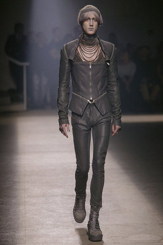 Paris Fashion Week: Gareth Pugh Spring 2010 Paris Fashion Week: Gareth Pugh Spring 2010