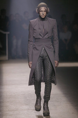 Paris Fashion Week: Gareth Pugh Spring 2010 Paris Fashion Week: Gareth Pugh Spring 2010
