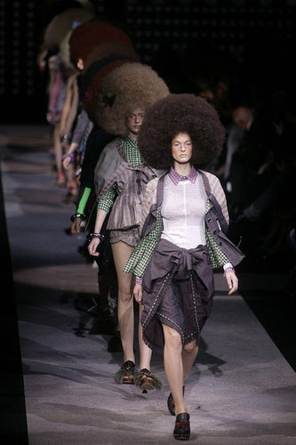 Paris Fashion Week: Louis Vuitton Spring 2010 Paris Fashion Week: Louis Vuitton Spring 2010