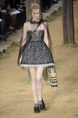 Paris Fashion Week: Chanel Spring 2010 Paris Fashion Week: Chanel Spring 2010