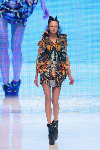 Paris Fashion Week: Alexander McQueen Spring 2010 Paris Fashion Week: Alexander McQueen Spring 2010