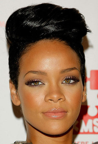 How to Apply Blush to an Oval Face