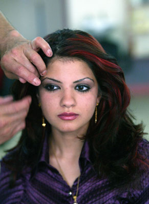 Iraqi Salons Are Back in Business  