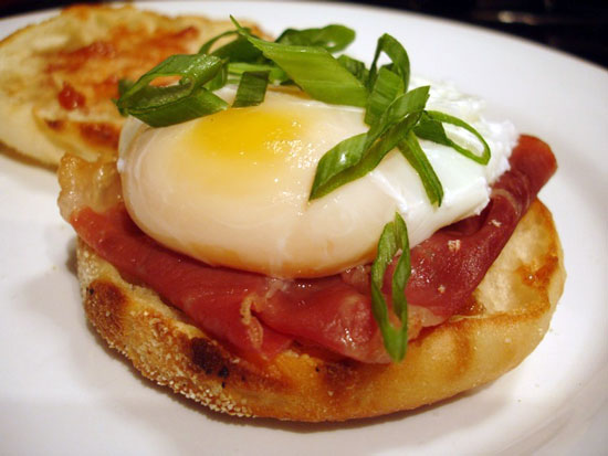 Recipe For Poached Egg and Prosciutto Sandwich Recipe For Poached Egg and Prosciutto Sandwich