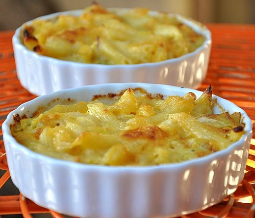 Simple Sharp Cheddar Macaroni and Cheese With Leeks