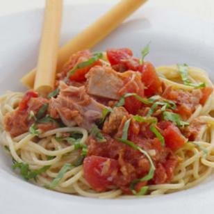 Fast and Easy Recipe For Pasta With Tuna and Tomatoes
