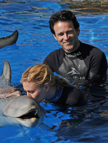 Photos of Anna Paquin and Steven Moyer at Sea World in San Diego Photos of Anna Paquin and Steven Moyer at Sea World in San Diego