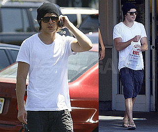 Photos of Zac Efron Getting Alcohol at a Convenience Store With a Friend