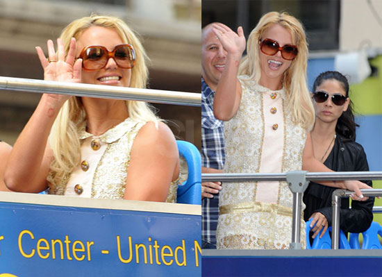 Photos of Britney Spears in NYC on a Bus Photos of Britney Spears in NYC on a Bus