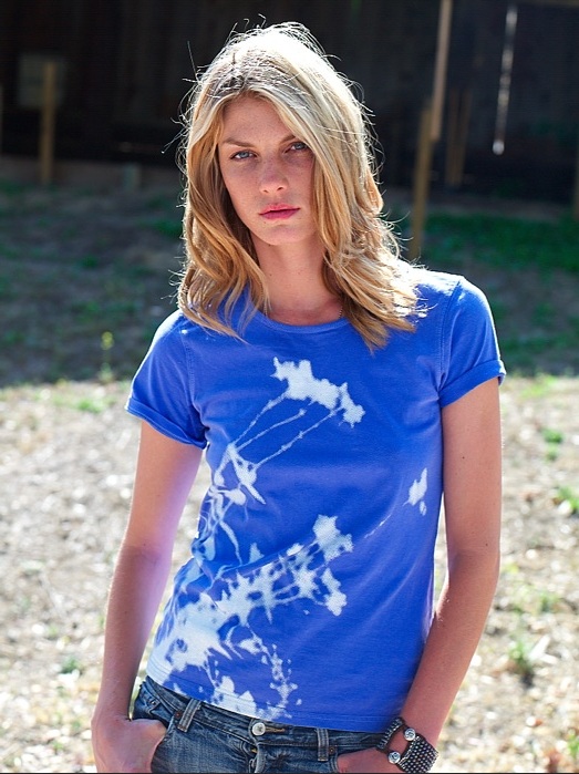 Model Angela Lindvall Creates an Eco-Friendly Tee For Yoox.com Model Angela Lindvall Creates an Eco-Friendly Tee For Yoox.com