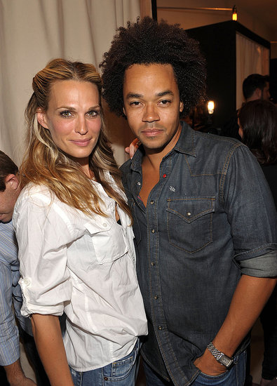Stars Like Molly Sims and Halle Berry Celebrate Gap's 1969 Collection Stars Like Molly Sims and Halle Berry Celebrate Gap's 1969 Collection