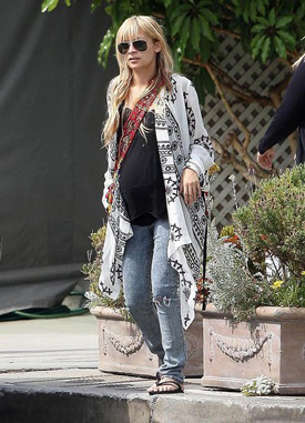 Nicole Richie Maternity Clothes