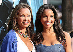 Vanessa Williams Gives Beauty Tips to Her Daughters Vanessa Williams Gives Beauty Tips to Her Daughters