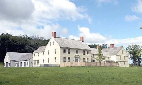 On the Market: Daryl Hall of Hall & Oates's Restored Revolutionary War Georgian Colonial