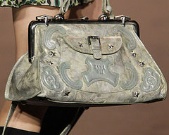 Accessories at New York Fashion Week Spring 2010 Accessories at New York Fashion Week Spring 2010