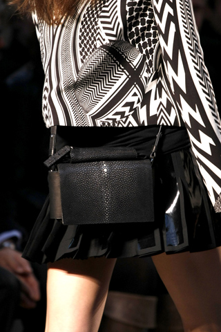Givenchy spring 2010
Givenchy spring 2010