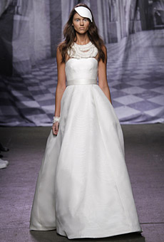 Monique Lhuillier Bridal Fall 2010 Monique Lhuillier Bridal Fall 2010