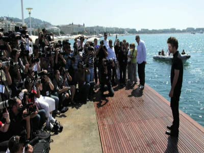 Robert Pattinson Video in Cannes