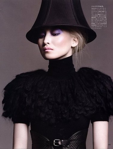 Vogue Nippon September 2009 by Francois Nars
Vogue Nippon September 2009 by Francois Nars