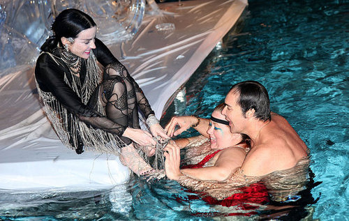 Daphne Guinness Trades in Skunk-Striped Hair for All Black, Swims in Pool Clothed for Art Basel Performance Piece Daphne Guinness Trades in Skunk-Striped Hair for All Black, Swims in Pool Clothed for Art Basel Performance Piece
