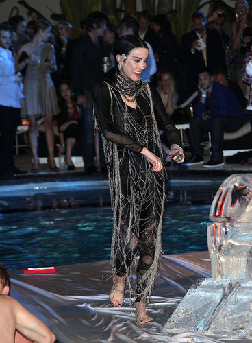 Daphne Guinness Trades in Skunk-Striped Hair for All Black, Swims in Pool Clothed for Art Basel Performance Piece Daphne Guinness Trades in Skunk-Striped Hair for All Black, Swims in Pool Clothed for Art Basel Performance Piece