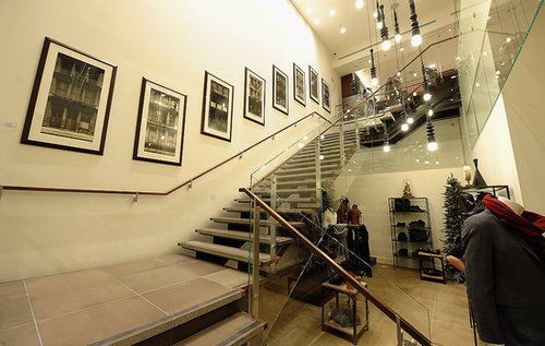 Banana Republic Breaks Down Massive New Store into Mini Boutiques Banana Republic Breaks Down Massive New Store into Mini Boutiques