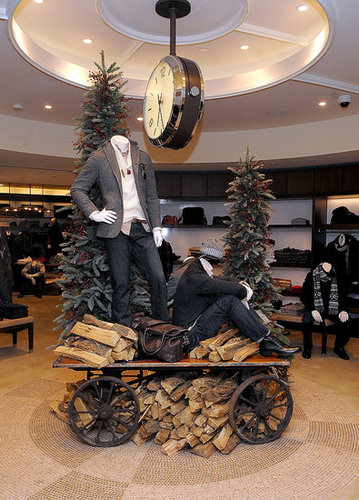 Banana Republic Breaks Down Massive New Store into Mini Boutiques Banana Republic Breaks Down Massive New Store into Mini Boutiques