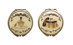 Cute Vintage-Style Compacts