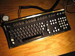 Vintage Geek: Typewriter Keyboard For Your Computer