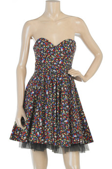 Guess Who Designed This Micro Floral Print Dress? Guess Who Designed This Micro Floral Print Dress?