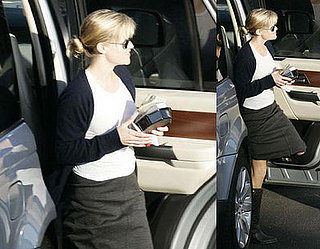 Reese Is a Working Mom With Lunch to Go