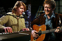 Video: Glen Hansard and Marketa Irglova, "When Your Mind's Made Up"