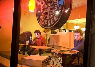 Daily Tech: Funny Geeks Take Their Own Desktops Into Starbucks 