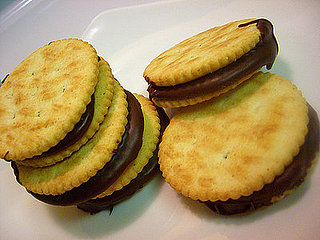 Yummy Link: Chocolate Ritz Cracker Sandwiches