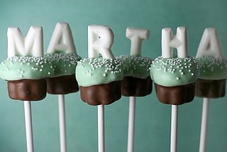 Yummy Links: From Mini-Cupcakes to Giada's Baby
