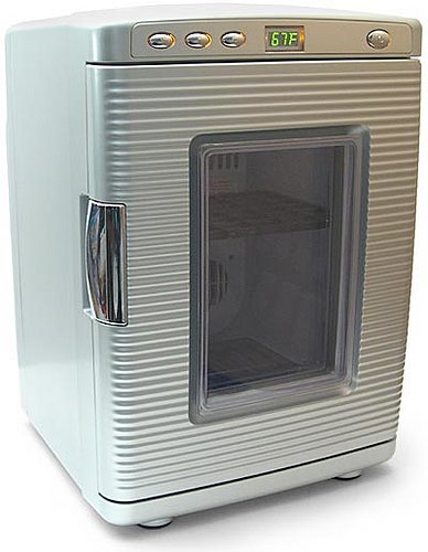 Deluxe Mini Fridge Deluxe Mini Fridge