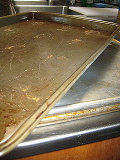 How To Keep Track of Baking Pans and Cookie Sheets
