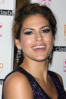 Eva Mendes to Star in Advertisements for Calvin Klein