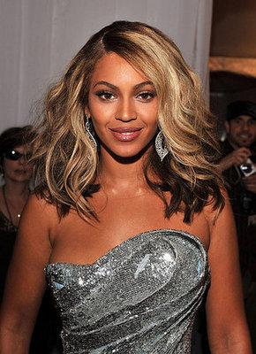 Beyonce's Hair and Makeup at the 2008 Grammys