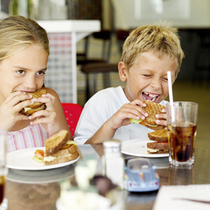 Mommy Dearest: Distressed By Diners' Dirty Looks