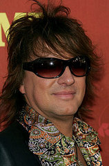 Would You Stay With Your Spouse If He Pulled a Sambora? Would You Stay With Your Spouse If He Pulled a Sambora?