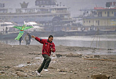 Chinese Pollution Turns River Red and Bubbly Chinese Pollution Turns River Red and Bubbly