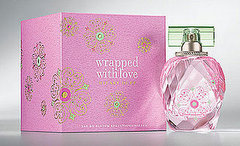 Fragrance Review: Hilary Duff Wrapped With Love 