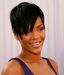 Rihanna @ Grammys: photo of her new haircut