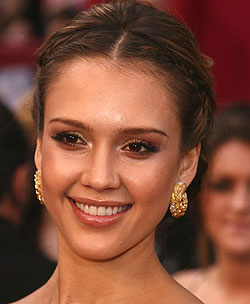 Jessica Alba at 2008 Oscars: How to get her makeup look
