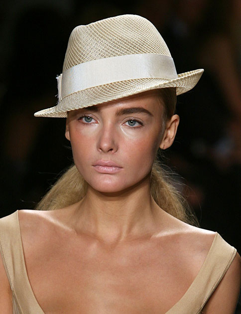 Five Easy Ways to Wear Spring's Lipstick Trends Five Easy Ways to Wear Spring's Lipstick Trends